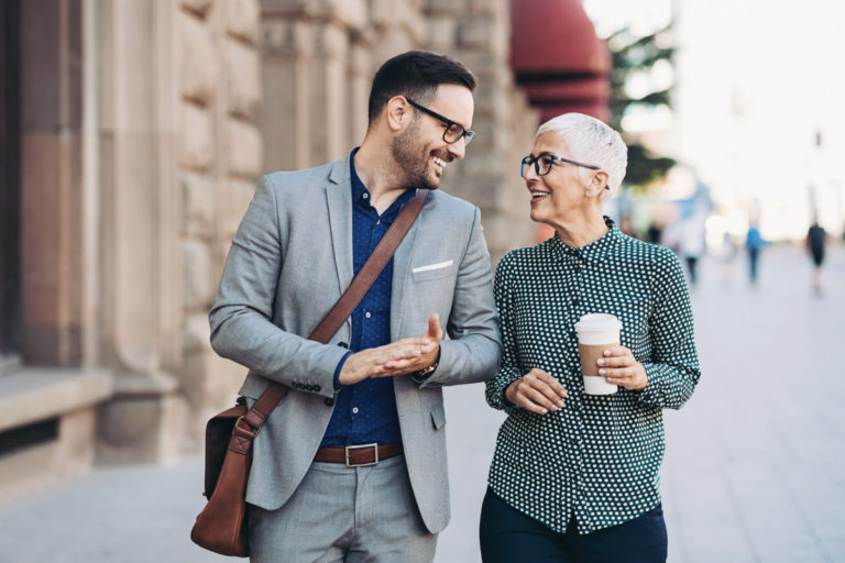 Miten ikääntyminen vaikuttaa silmiin ja näköön?
